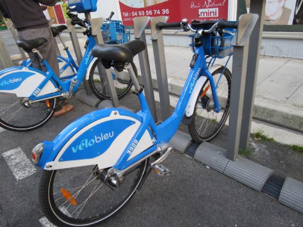 Using the Vélo Bleu (City Bikes) in Nice