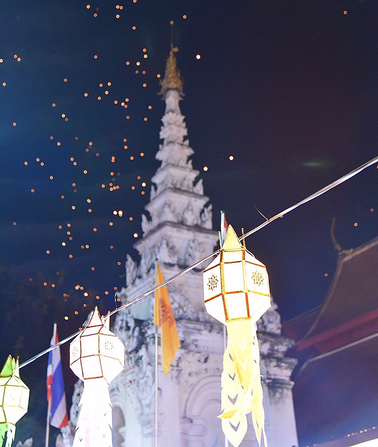 The Ultimate Guide to Yi Peng & Loy Krathong Lantern Festival in Chiang Mai